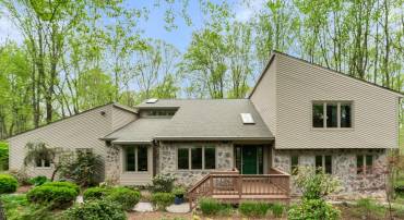 1806 ABBEY GLEN CT, VIENNA, Virginia 22182, 5 Bedrooms Bedrooms, ,4 BathroomsBathrooms,Residential,For sale,1806 ABBEY GLEN CT,VAFX2234658 MLS # VAFX2234658