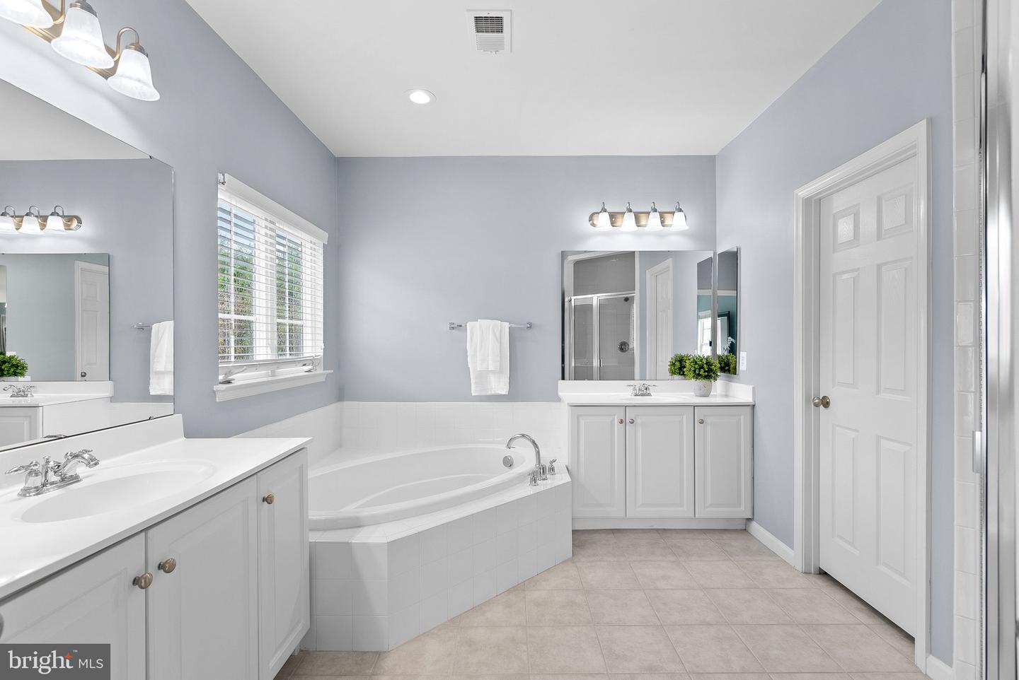 42188 ST HUBERTS PL, CHANTILLY, Virginia 20152, 4 Bedrooms Bedrooms, ,4 BathroomsBathrooms,Residential,For sale,42188 ST HUBERTS PL,VALO2094124 MLS # VALO2094124