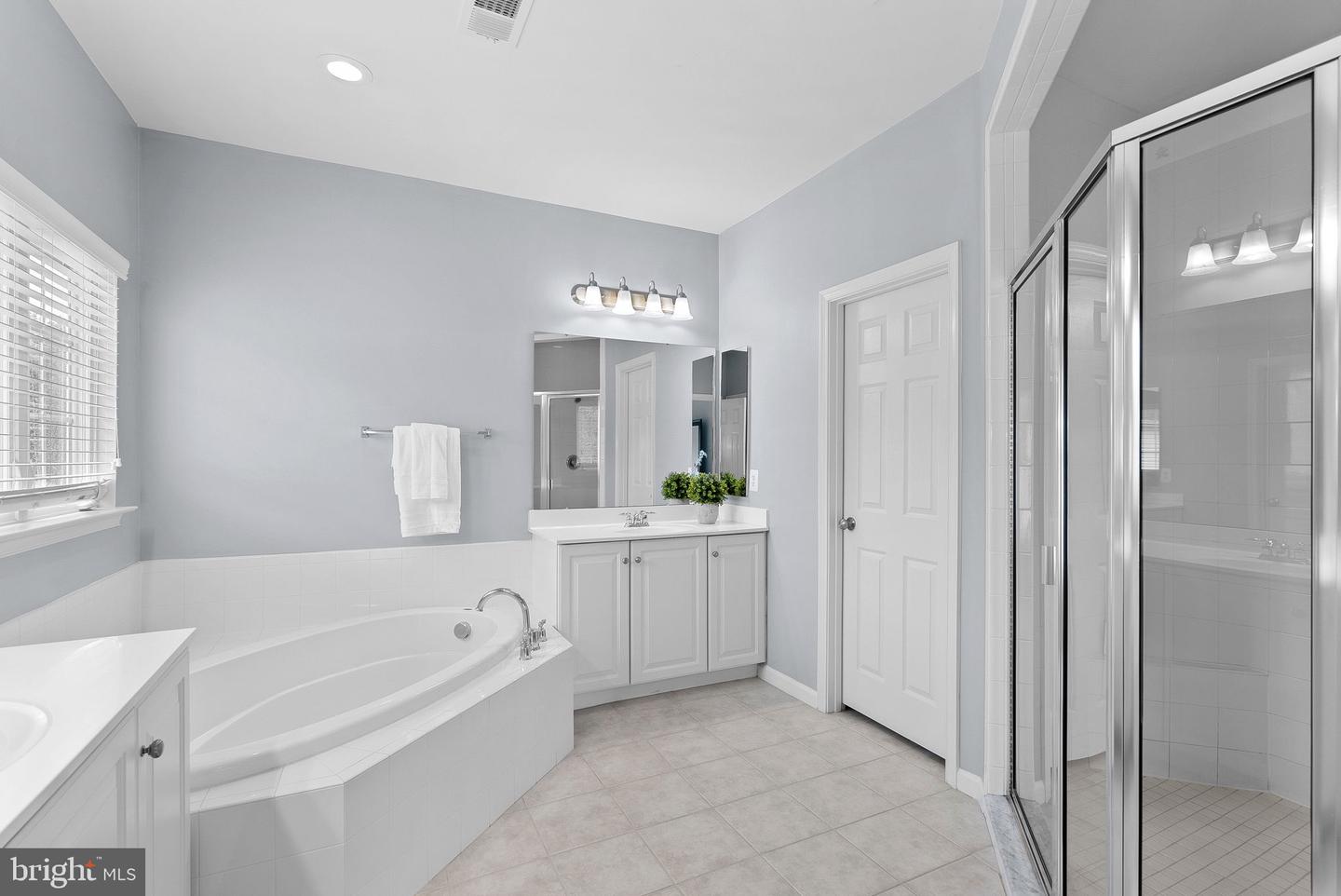 42188 ST HUBERTS PL, CHANTILLY, Virginia 20152, 4 Bedrooms Bedrooms, ,4 BathroomsBathrooms,Residential,For sale,42188 ST HUBERTS PL,VALO2094124 MLS # VALO2094124