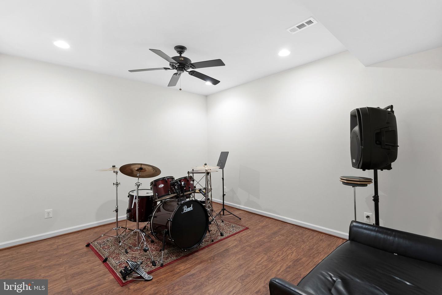 42188 ST HUBERTS PL, CHANTILLY, Virginia 20152, 4 Bedrooms Bedrooms, ,4 BathroomsBathrooms,Residential,For sale,42188 ST HUBERTS PL,VALO2094124 MLS # VALO2094124