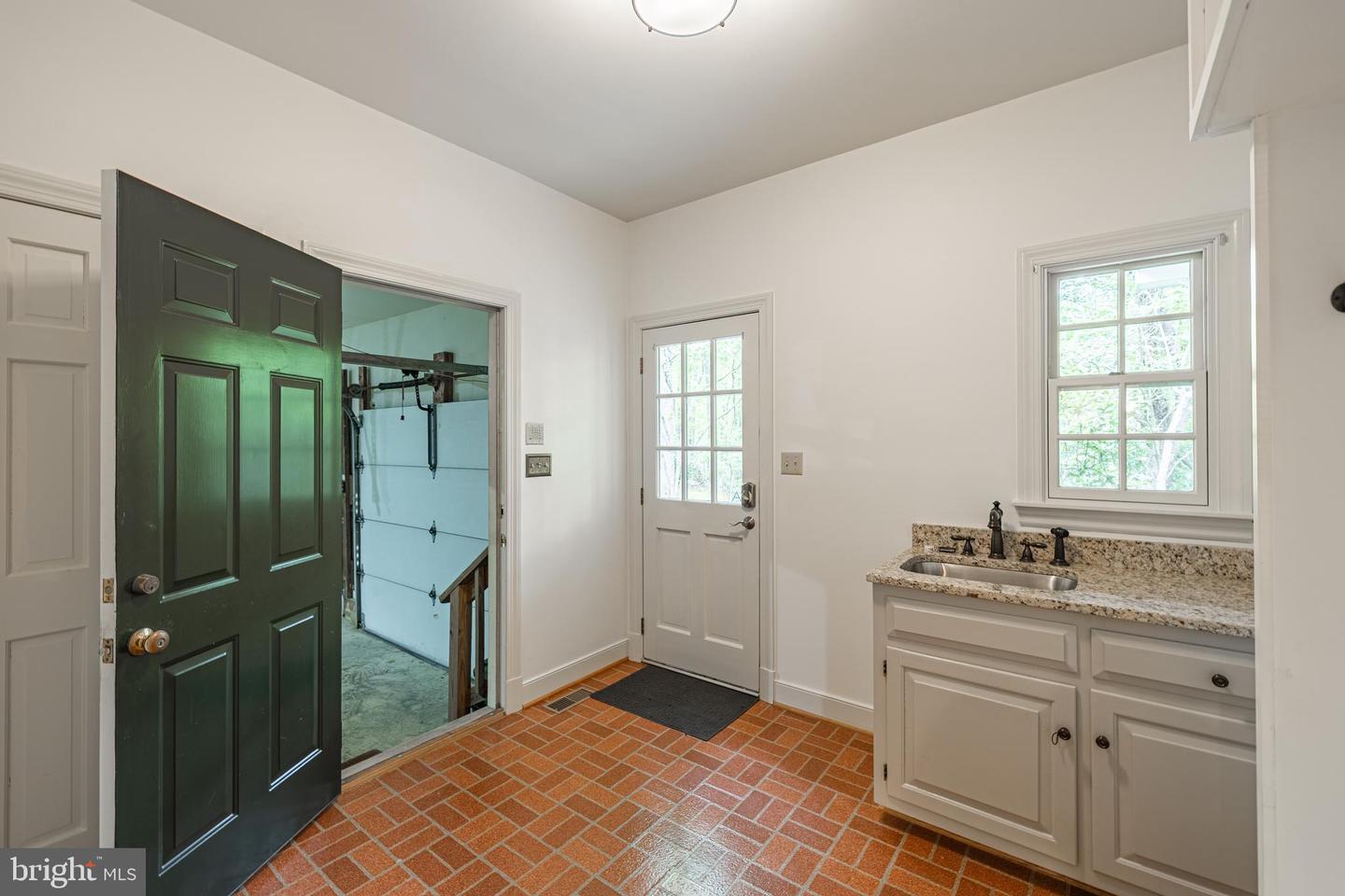 328 PERROW LN, MANAKIN SABOT, Virginia 23103, 4 Bedrooms Bedrooms, 11 Rooms Rooms,3 BathroomsBathrooms,Residential,For sale,328 PERROW LN,VAGO2000366 MLS # VAGO2000366