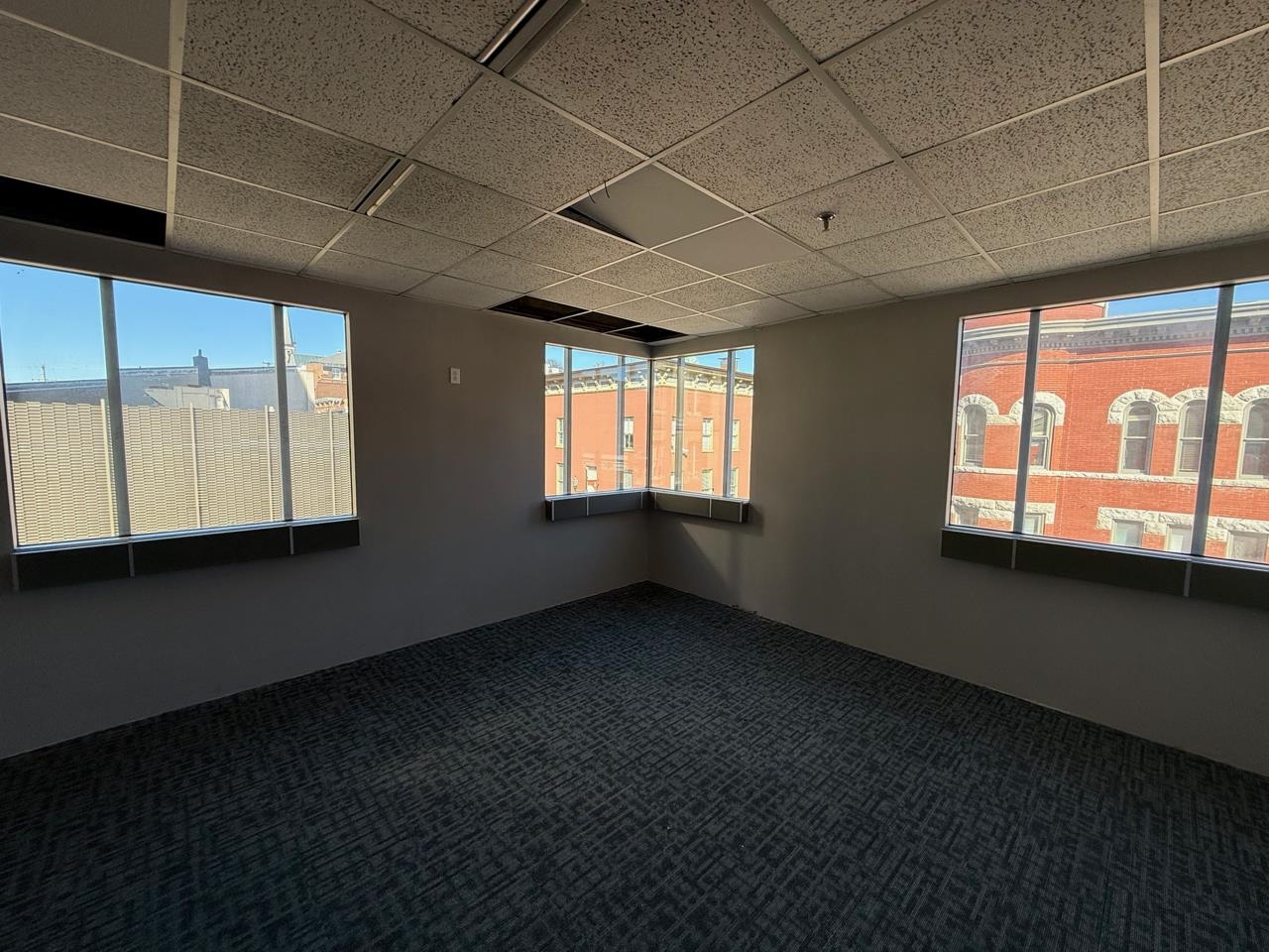 2 W BEVERLEY ST, STAUNTON, Virginia 24401, ,Commercial,2 W BEVERLEY ST,661174 MLS # 661174