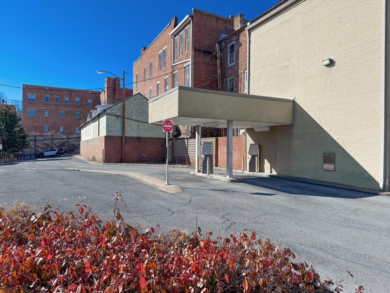 2 W BEVERLEY ST, STAUNTON, Virginia 24401, ,Commercial,2 W BEVERLEY ST,661174 MLS # 661174