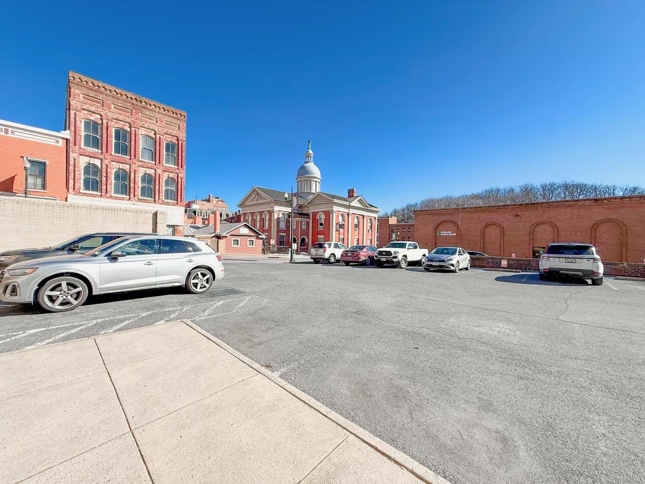 2 W BEVERLEY ST, STAUNTON, Virginia 24401, ,Commercial,2 W BEVERLEY ST,661174 MLS # 661174