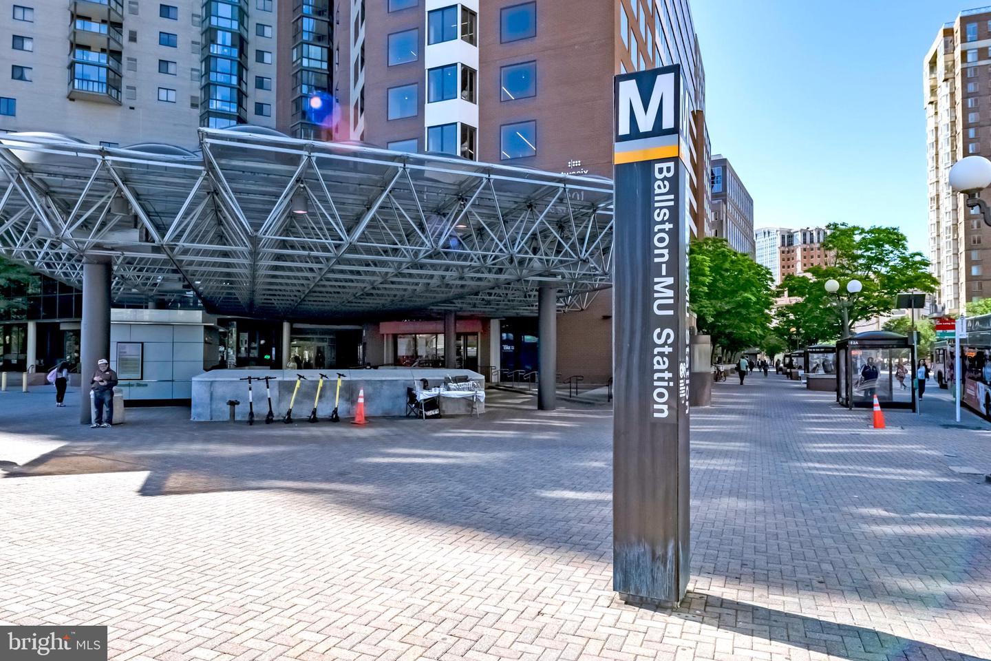 4103 11TH PL N, ARLINGTON, Virginia 22201, 2 Bedrooms Bedrooms, ,2 BathroomsBathrooms,Residential,For sale,4103 11TH PL N,VAAR2056184 MLS # VAAR2056184