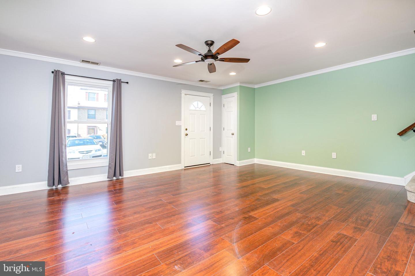 4103 11TH PL N, ARLINGTON, Virginia 22201, 2 Bedrooms Bedrooms, ,2 BathroomsBathrooms,Residential,For sale,4103 11TH PL N,VAAR2056184 MLS # VAAR2056184