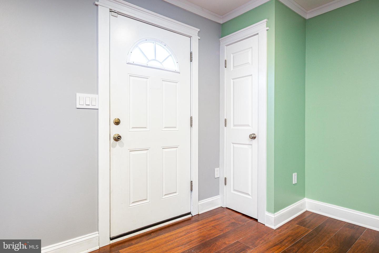 4103 11TH PL N, ARLINGTON, Virginia 22201, 2 Bedrooms Bedrooms, ,2 BathroomsBathrooms,Residential,For sale,4103 11TH PL N,VAAR2056184 MLS # VAAR2056184