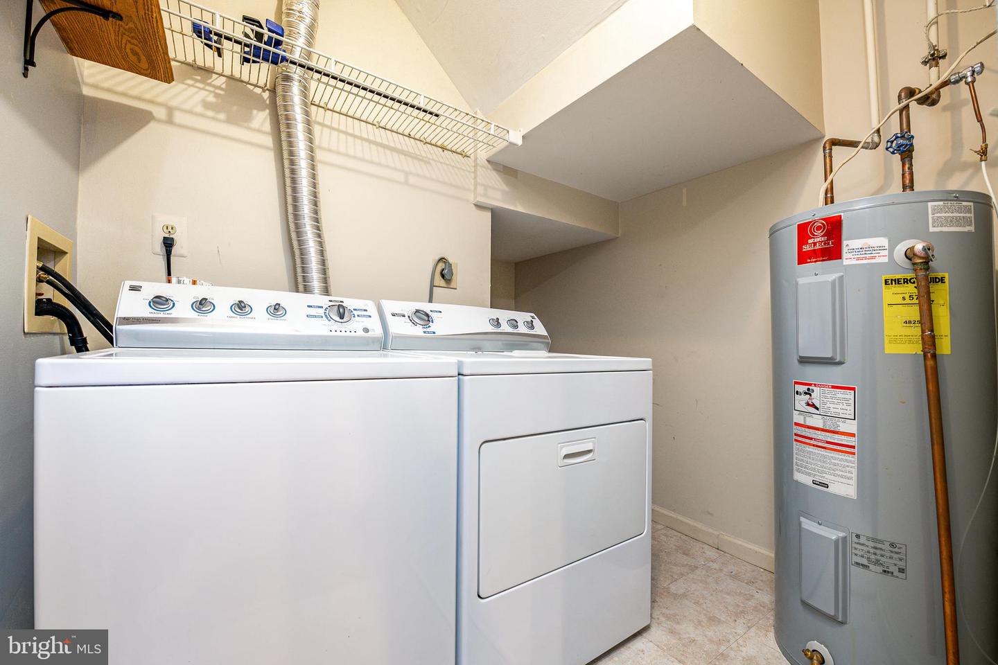 4103 11TH PL N, ARLINGTON, Virginia 22201, 2 Bedrooms Bedrooms, ,2 BathroomsBathrooms,Residential,For sale,4103 11TH PL N,VAAR2056184 MLS # VAAR2056184