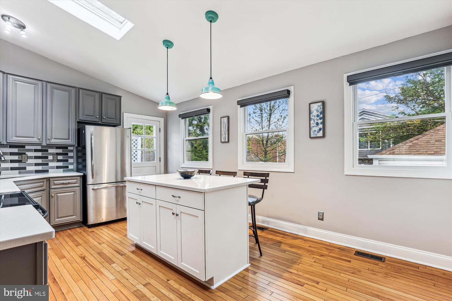 5133 25TH PL N, ARLINGTON, Virginia 22207, 4 Bedrooms Bedrooms, ,2 BathroomsBathrooms,Residential,For sale,5133 25TH PL N,VAAR2056214 MLS # VAAR2056214