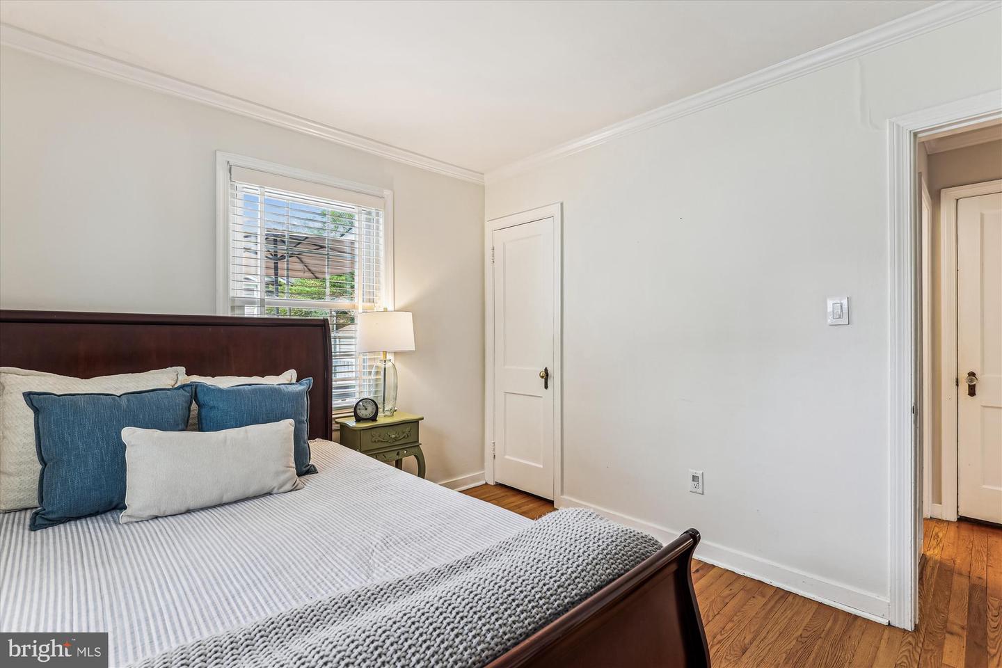 5133 25TH PL N, ARLINGTON, Virginia 22207, 4 Bedrooms Bedrooms, ,2 BathroomsBathrooms,Residential,For sale,5133 25TH PL N,VAAR2056214 MLS # VAAR2056214