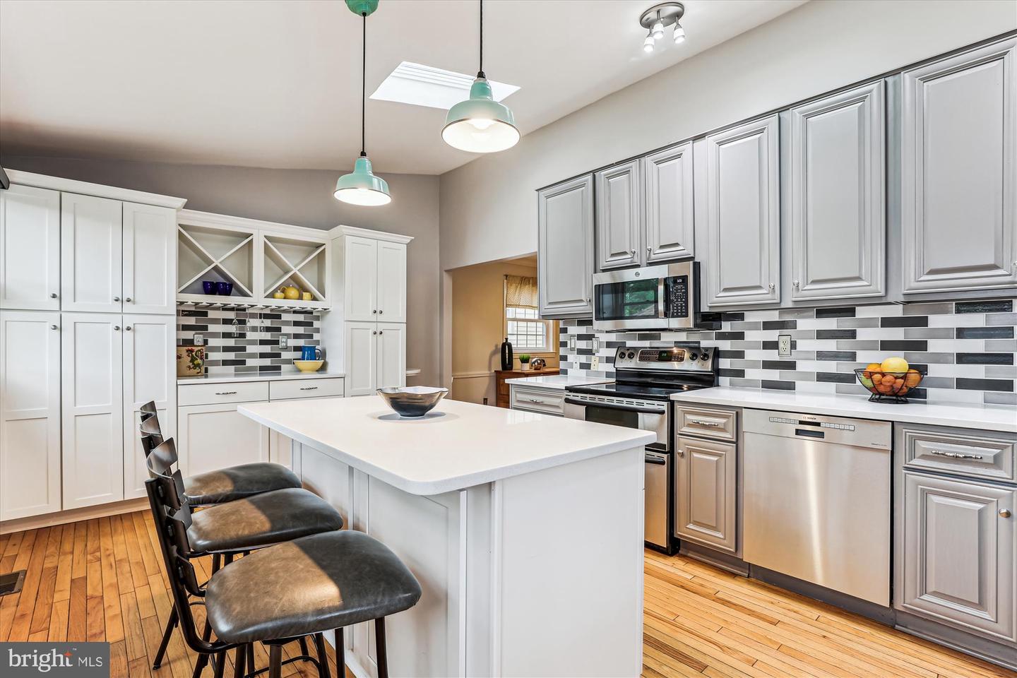 5133 25TH PL N, ARLINGTON, Virginia 22207, 4 Bedrooms Bedrooms, ,2 BathroomsBathrooms,Residential,For sale,5133 25TH PL N,VAAR2056214 MLS # VAAR2056214