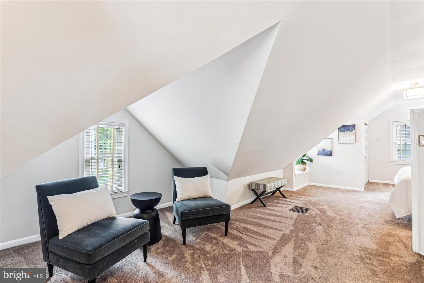 5133 25TH PL N, ARLINGTON, Virginia 22207, 4 Bedrooms Bedrooms, ,2 BathroomsBathrooms,Residential,For sale,5133 25TH PL N,VAAR2056214 MLS # VAAR2056214