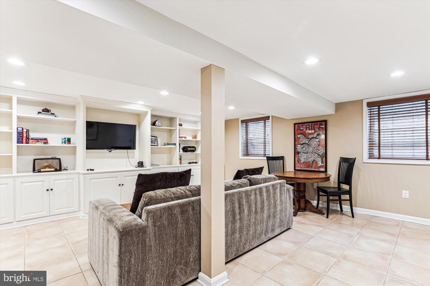 5133 25TH PL N, ARLINGTON, Virginia 22207, 4 Bedrooms Bedrooms, ,2 BathroomsBathrooms,Residential,For sale,5133 25TH PL N,VAAR2056214 MLS # VAAR2056214