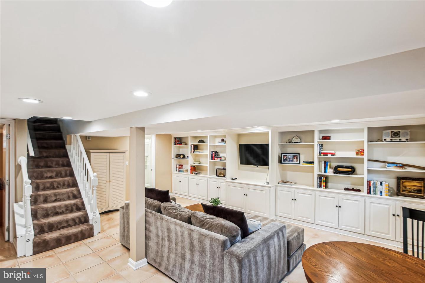 5133 25TH PL N, ARLINGTON, Virginia 22207, 4 Bedrooms Bedrooms, ,2 BathroomsBathrooms,Residential,For sale,5133 25TH PL N,VAAR2056214 MLS # VAAR2056214