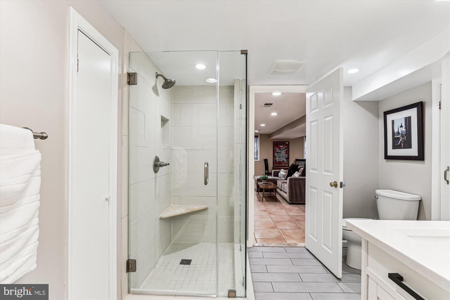 5133 25TH PL N, ARLINGTON, Virginia 22207, 4 Bedrooms Bedrooms, ,2 BathroomsBathrooms,Residential,For sale,5133 25TH PL N,VAAR2056214 MLS # VAAR2056214