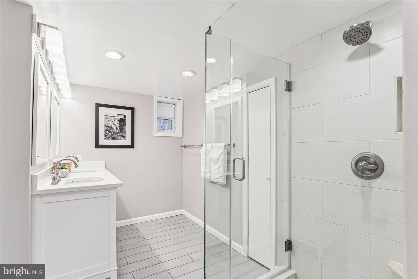 5133 25TH PL N, ARLINGTON, Virginia 22207, 4 Bedrooms Bedrooms, ,2 BathroomsBathrooms,Residential,For sale,5133 25TH PL N,VAAR2056214 MLS # VAAR2056214
