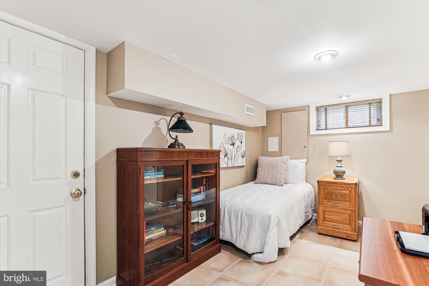 5133 25TH PL N, ARLINGTON, Virginia 22207, 4 Bedrooms Bedrooms, ,2 BathroomsBathrooms,Residential,For sale,5133 25TH PL N,VAAR2056214 MLS # VAAR2056214