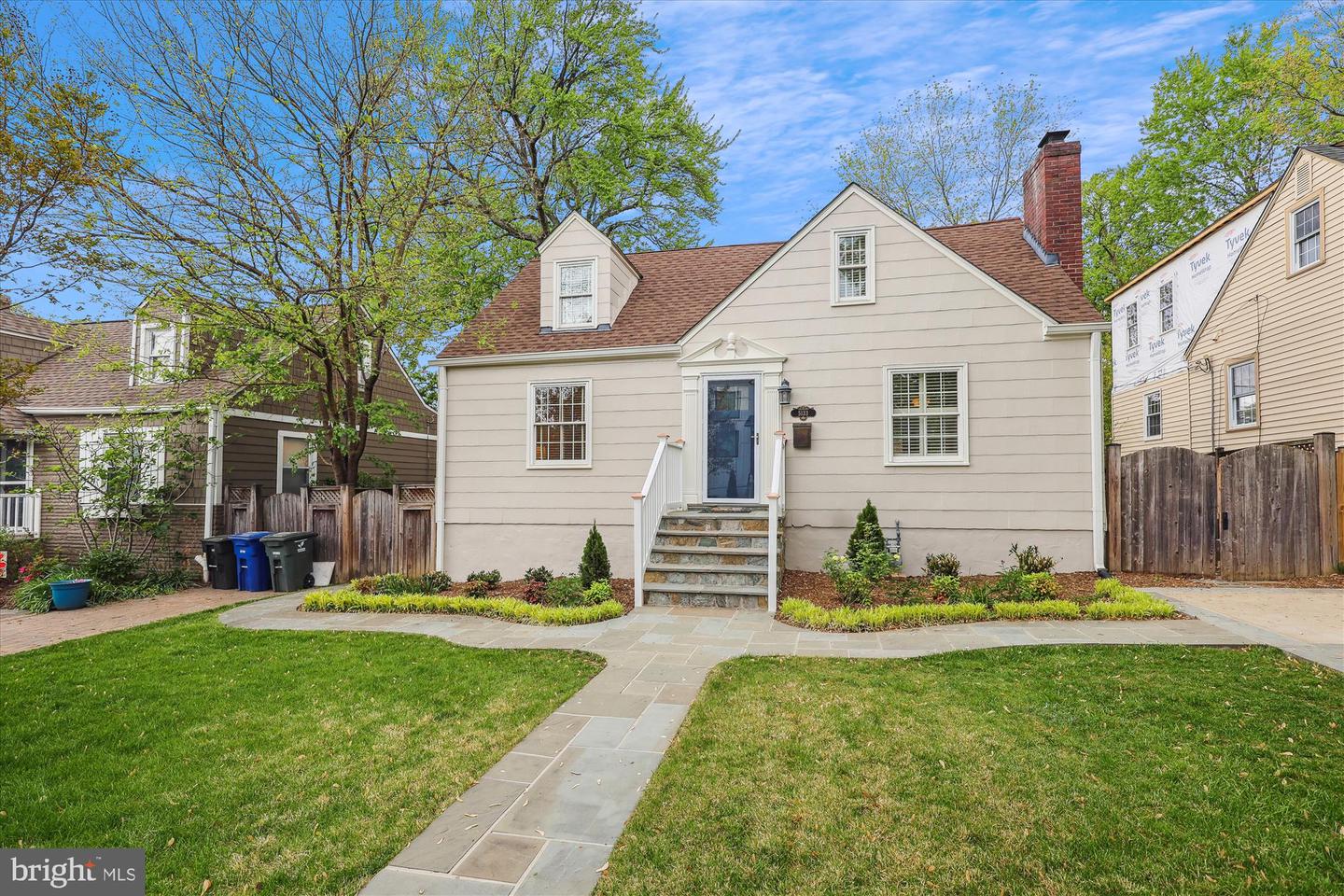 5133 25TH PL N, ARLINGTON, Virginia 22207, 4 Bedrooms Bedrooms, ,2 BathroomsBathrooms,Residential,For sale,5133 25TH PL N,VAAR2056214 MLS # VAAR2056214