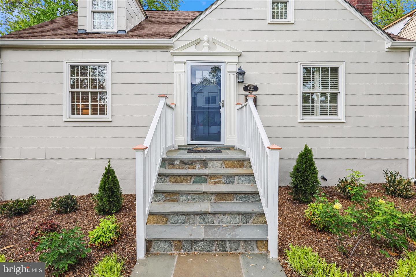 5133 25TH PL N, ARLINGTON, Virginia 22207, 4 Bedrooms Bedrooms, ,2 BathroomsBathrooms,Residential,For sale,5133 25TH PL N,VAAR2056214 MLS # VAAR2056214
