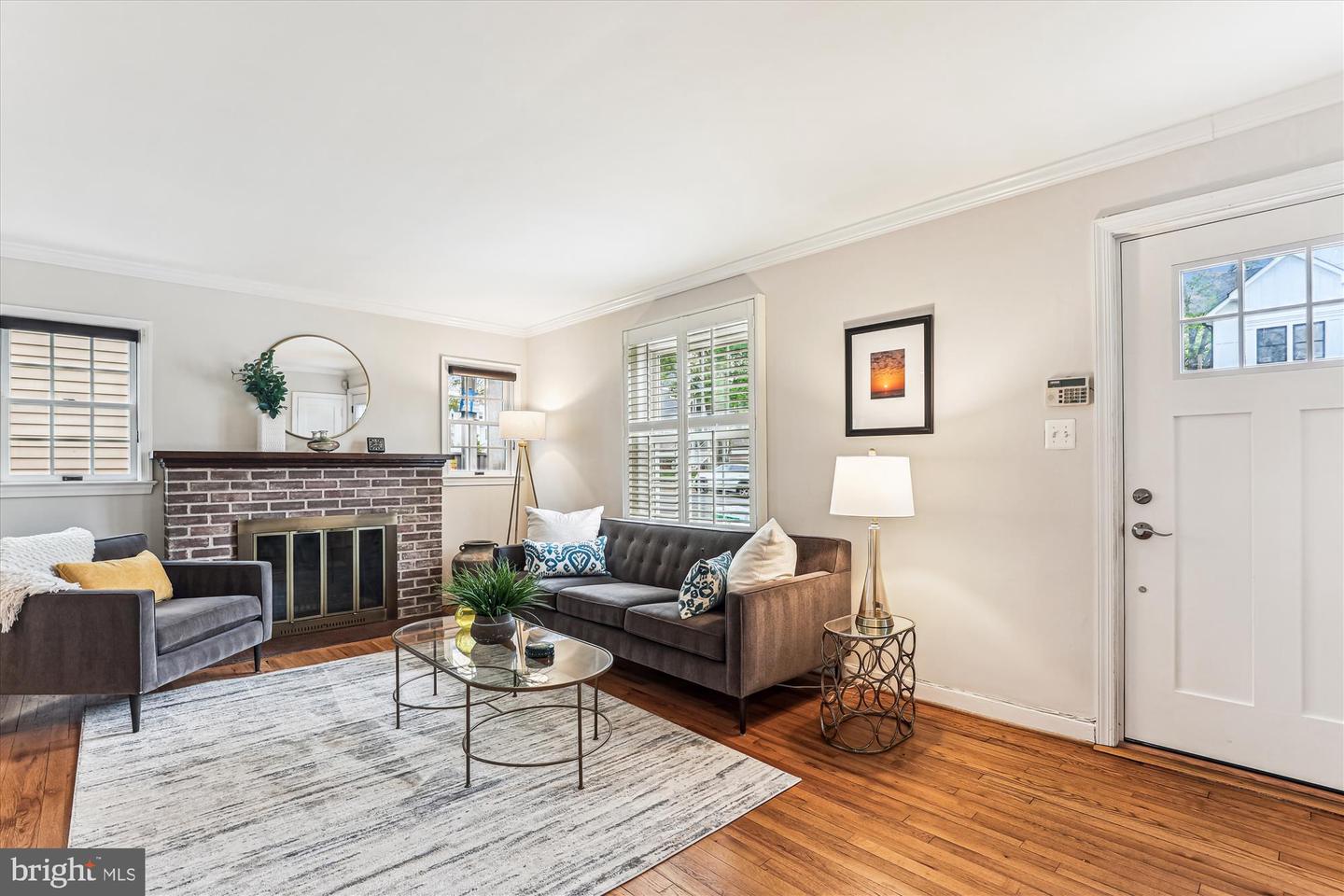 5133 25TH PL N, ARLINGTON, Virginia 22207, 4 Bedrooms Bedrooms, ,2 BathroomsBathrooms,Residential,For sale,5133 25TH PL N,VAAR2056214 MLS # VAAR2056214