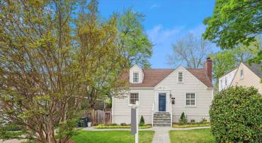 5133 25TH PL N, ARLINGTON, Virginia 22207, 4 Bedrooms Bedrooms, ,2 BathroomsBathrooms,Residential,For sale,5133 25TH PL N,VAAR2056214 MLS # VAAR2056214