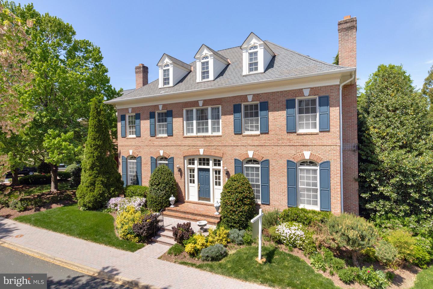 1445 HARVEST CROSSING DR, MCLEAN, Virginia 22101, 4 Bedrooms Bedrooms, ,5 BathroomsBathrooms,Residential,For sale,1445 HARVEST CROSSING DR,VAFX2235048 MLS # VAFX2235048