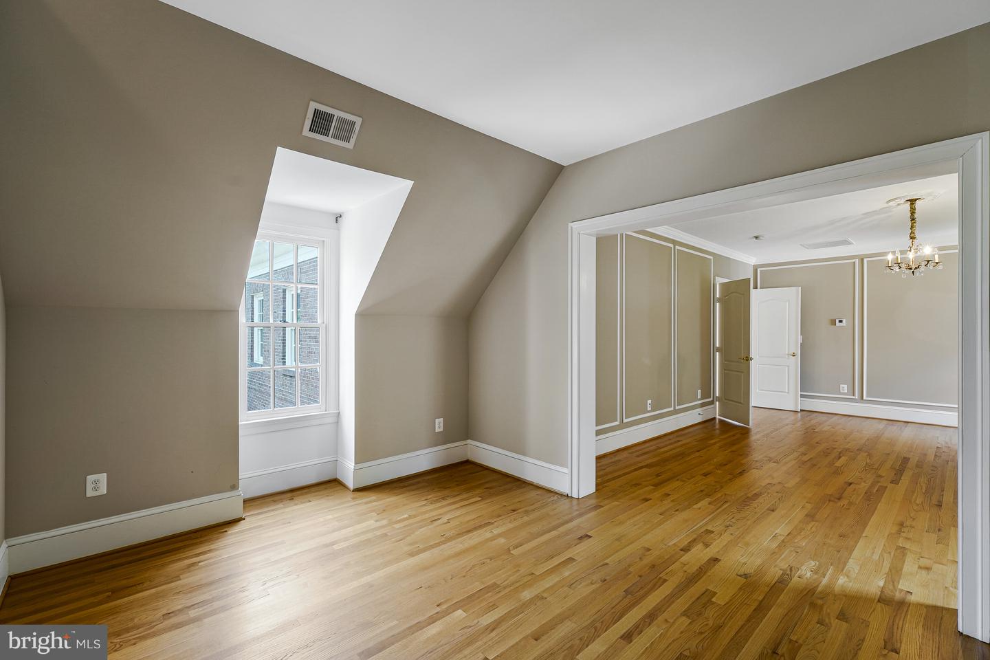 1445 HARVEST CROSSING DR, MCLEAN, Virginia 22101, 4 Bedrooms Bedrooms, ,5 BathroomsBathrooms,Residential,For sale,1445 HARVEST CROSSING DR,VAFX2235048 MLS # VAFX2235048