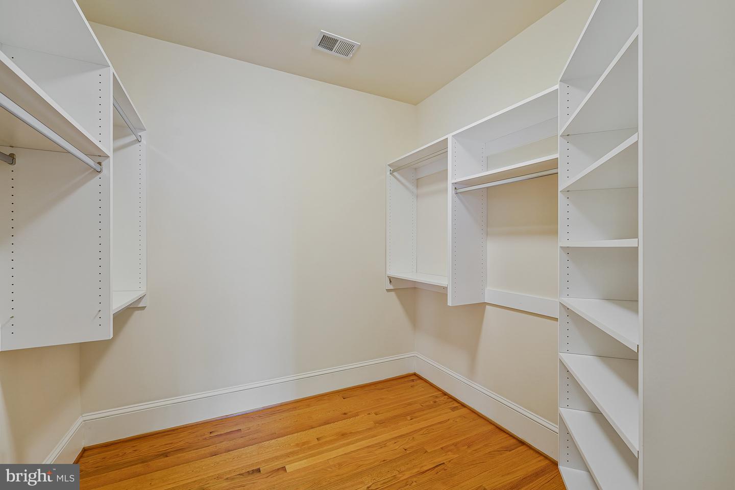 1445 HARVEST CROSSING DR, MCLEAN, Virginia 22101, 4 Bedrooms Bedrooms, ,5 BathroomsBathrooms,Residential,For sale,1445 HARVEST CROSSING DR,VAFX2235048 MLS # VAFX2235048