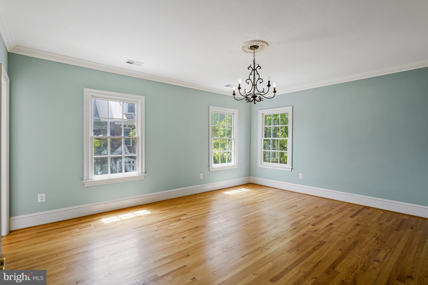 1445 HARVEST CROSSING DR, MCLEAN, Virginia 22101, 4 Bedrooms Bedrooms, ,5 BathroomsBathrooms,Residential,For sale,1445 HARVEST CROSSING DR,VAFX2235048 MLS # VAFX2235048