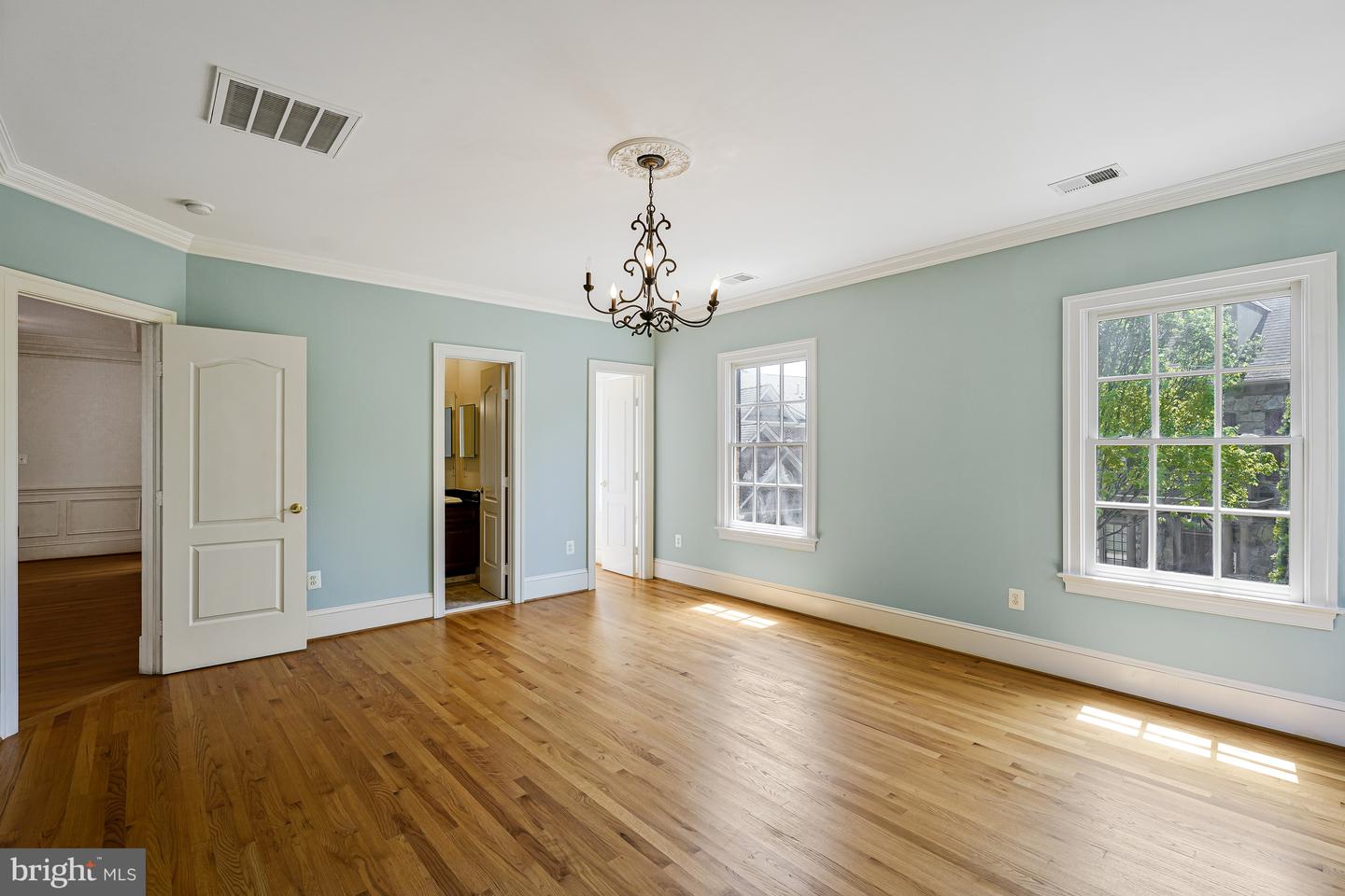 1445 HARVEST CROSSING DR, MCLEAN, Virginia 22101, 4 Bedrooms Bedrooms, ,5 BathroomsBathrooms,Residential,For sale,1445 HARVEST CROSSING DR,VAFX2235048 MLS # VAFX2235048