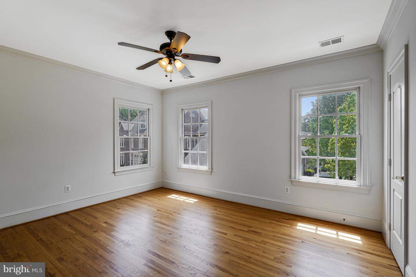 1445 HARVEST CROSSING DR, MCLEAN, Virginia 22101, 4 Bedrooms Bedrooms, ,5 BathroomsBathrooms,Residential,For sale,1445 HARVEST CROSSING DR,VAFX2235048 MLS # VAFX2235048
