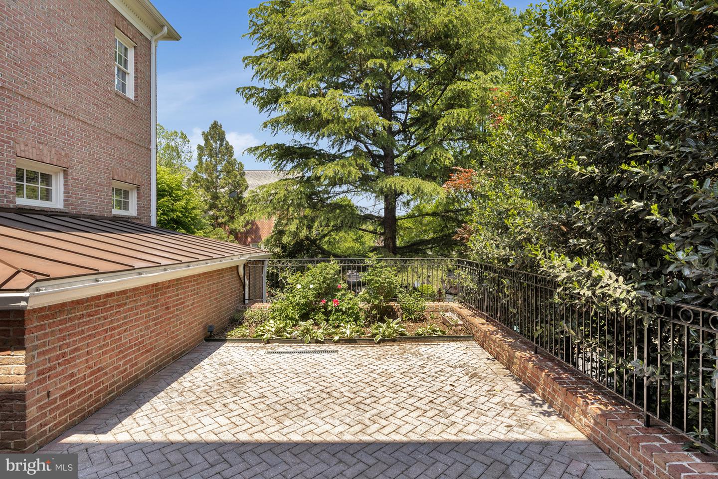 1445 HARVEST CROSSING DR, MCLEAN, Virginia 22101, 4 Bedrooms Bedrooms, ,5 BathroomsBathrooms,Residential,For sale,1445 HARVEST CROSSING DR,VAFX2235048 MLS # VAFX2235048