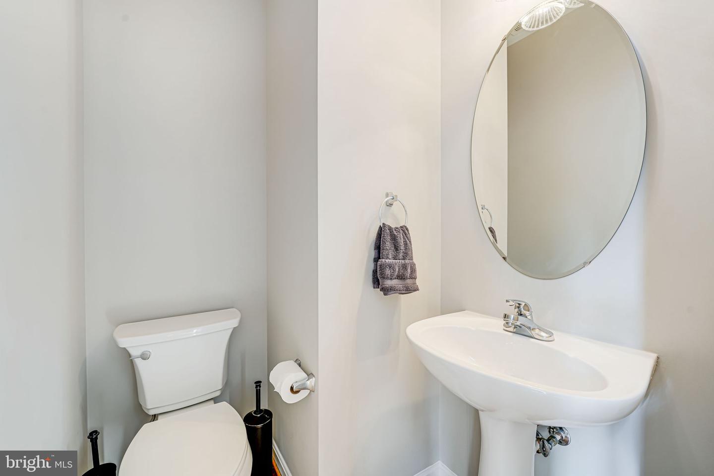 8623 AIRWICK LN, BRISTOW, Virginia 20136, 5 Bedrooms Bedrooms, ,3 BathroomsBathrooms,Residential,For sale,8623 AIRWICK LN,VAPW2092510 MLS # VAPW2092510