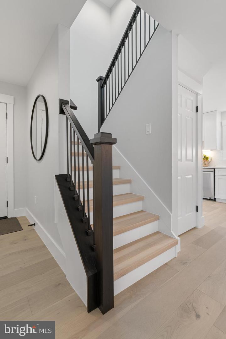 3838 13TH ST N, ARLINGTON, Virginia 22201, 3 Bedrooms Bedrooms, ,2 BathroomsBathrooms,Residential,For sale,3838 13TH ST N,VAAR2056298 MLS # VAAR2056298