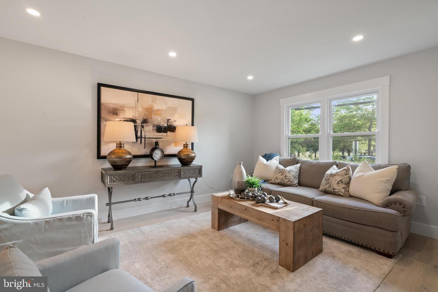 3838 13TH ST N, ARLINGTON, Virginia 22201, 3 Bedrooms Bedrooms, ,2 BathroomsBathrooms,Residential,For sale,3838 13TH ST N,VAAR2056298 MLS # VAAR2056298