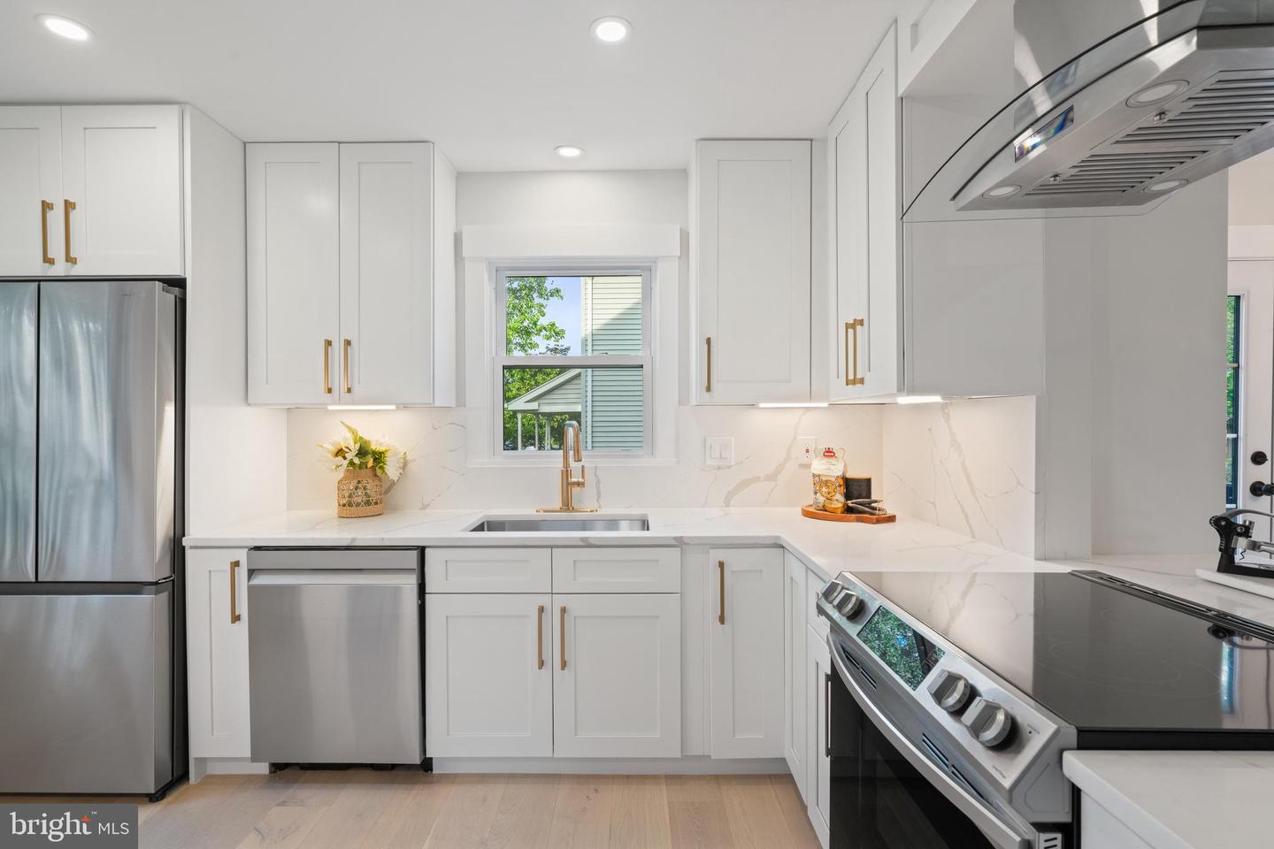 3838 13TH ST N, ARLINGTON, Virginia 22201, 3 Bedrooms Bedrooms, ,2 BathroomsBathrooms,Residential,For sale,3838 13TH ST N,VAAR2056298 MLS # VAAR2056298