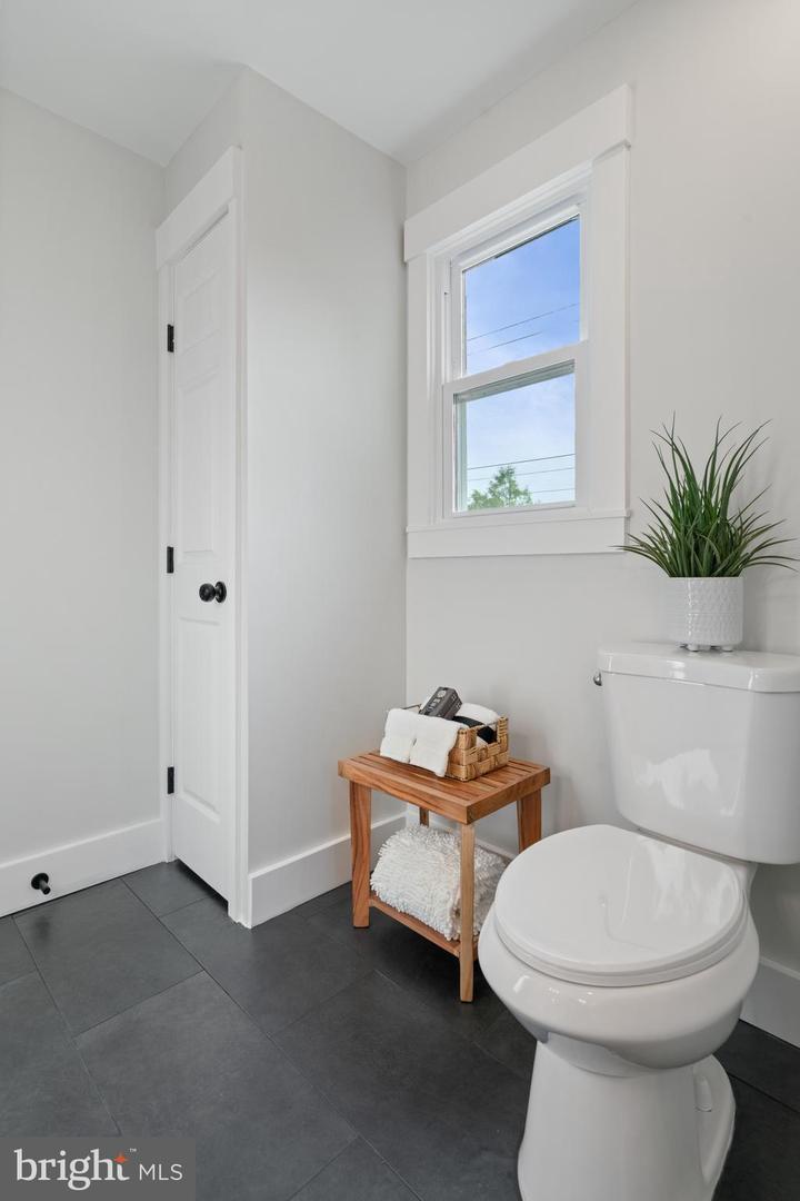 3838 13TH ST N, ARLINGTON, Virginia 22201, 3 Bedrooms Bedrooms, ,2 BathroomsBathrooms,Residential,For sale,3838 13TH ST N,VAAR2056298 MLS # VAAR2056298