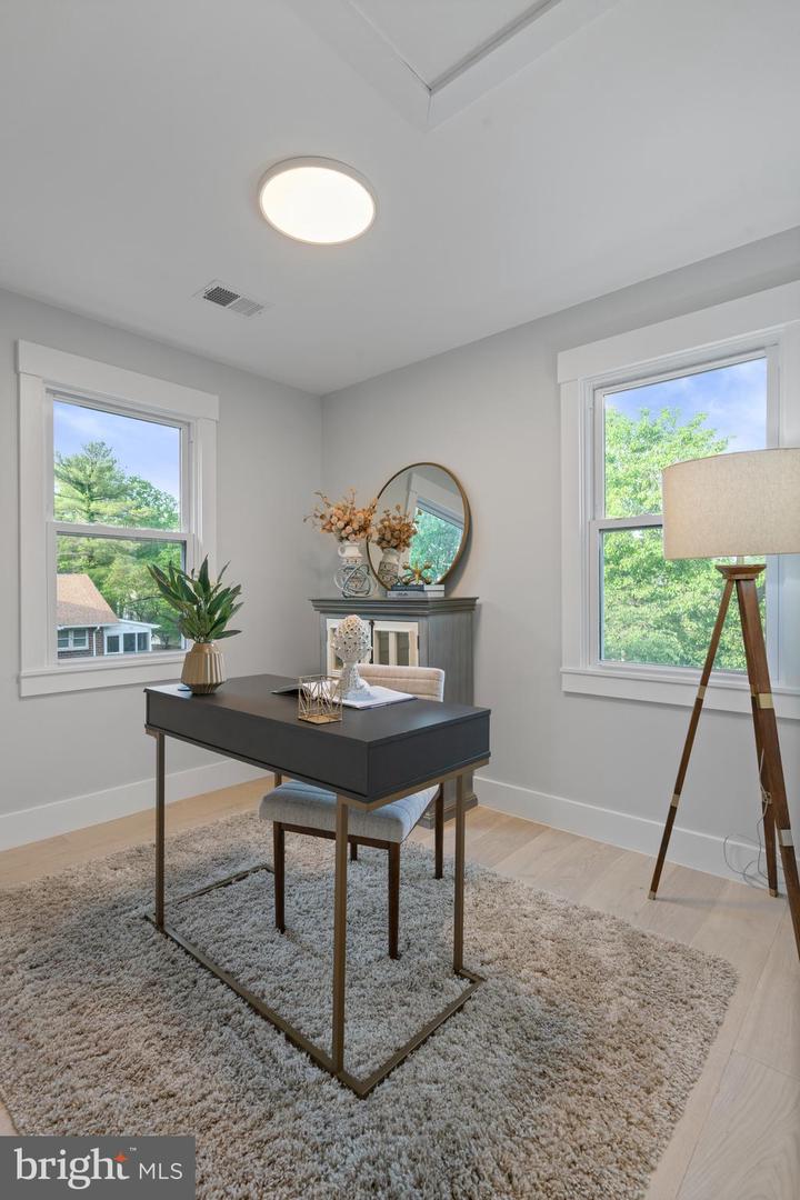 3838 13TH ST N, ARLINGTON, Virginia 22201, 3 Bedrooms Bedrooms, ,2 BathroomsBathrooms,Residential,For sale,3838 13TH ST N,VAAR2056298 MLS # VAAR2056298
