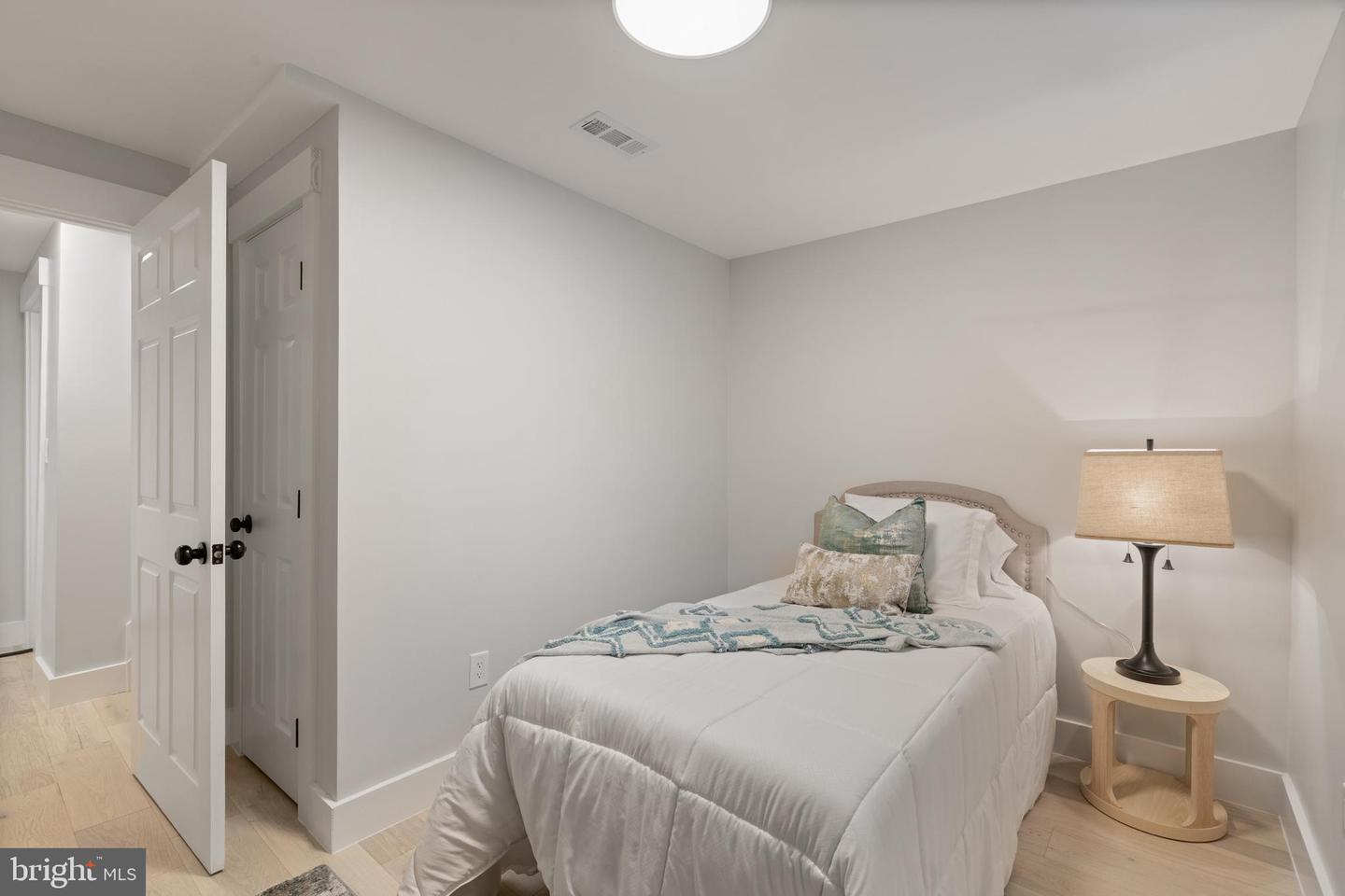 3838 13TH ST N, ARLINGTON, Virginia 22201, 3 Bedrooms Bedrooms, ,2 BathroomsBathrooms,Residential,For sale,3838 13TH ST N,VAAR2056298 MLS # VAAR2056298