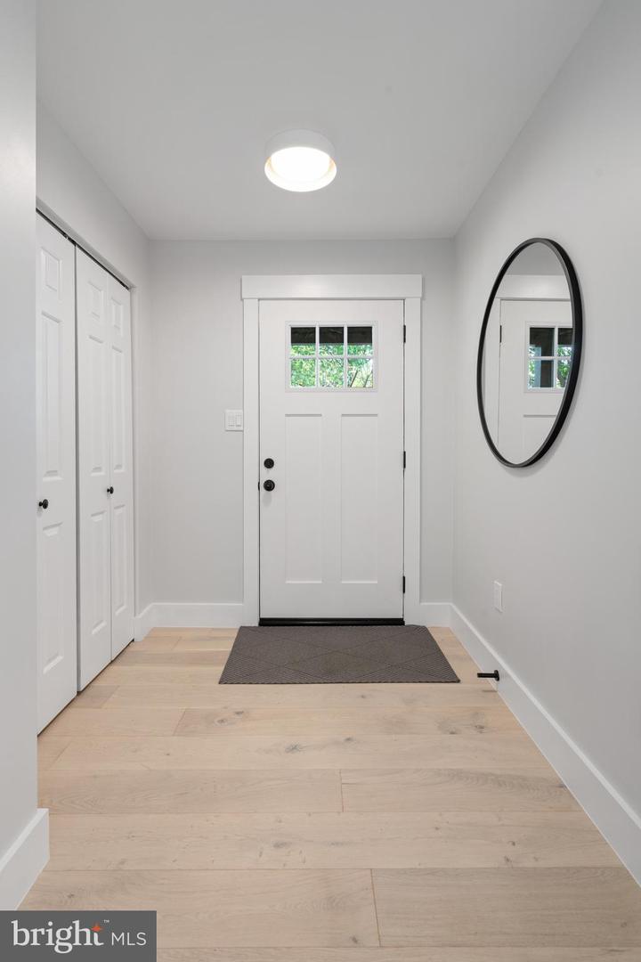 3838 13TH ST N, ARLINGTON, Virginia 22201, 3 Bedrooms Bedrooms, ,2 BathroomsBathrooms,Residential,For sale,3838 13TH ST N,VAAR2056298 MLS # VAAR2056298