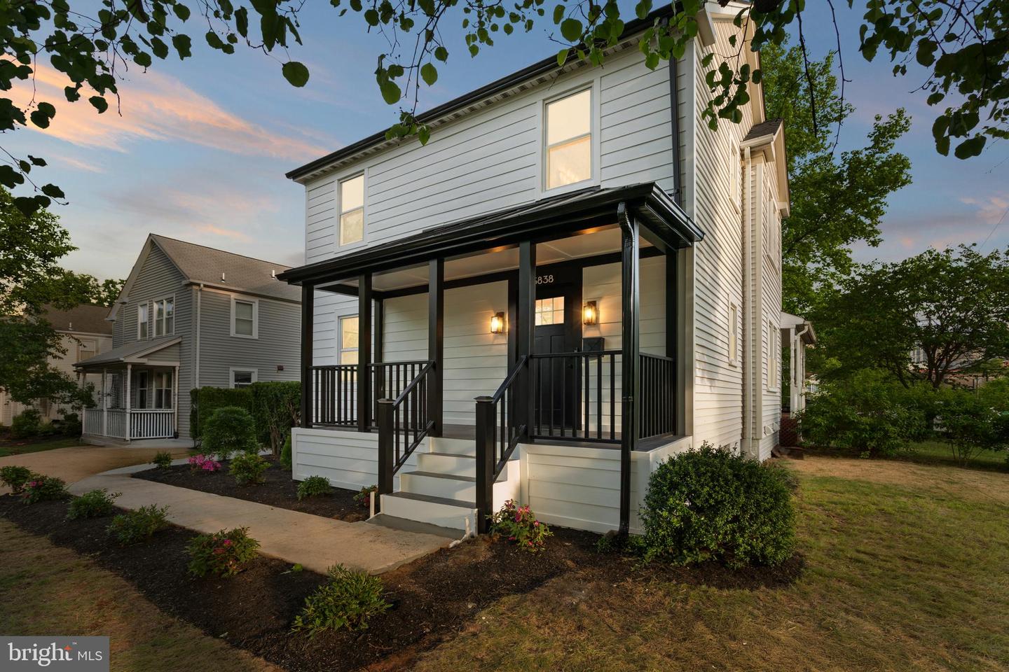 3838 13TH ST N, ARLINGTON, Virginia 22201, 3 Bedrooms Bedrooms, ,2 BathroomsBathrooms,Residential,For sale,3838 13TH ST N,VAAR2056298 MLS # VAAR2056298