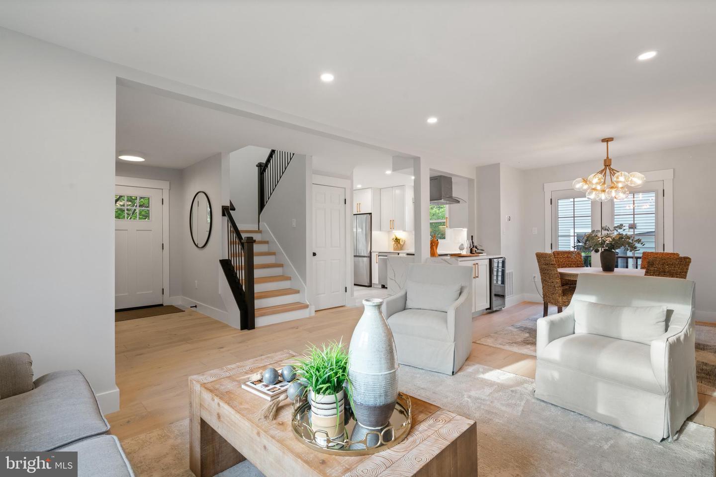3838 13TH ST N, ARLINGTON, Virginia 22201, 3 Bedrooms Bedrooms, ,2 BathroomsBathrooms,Residential,For sale,3838 13TH ST N,VAAR2056298 MLS # VAAR2056298