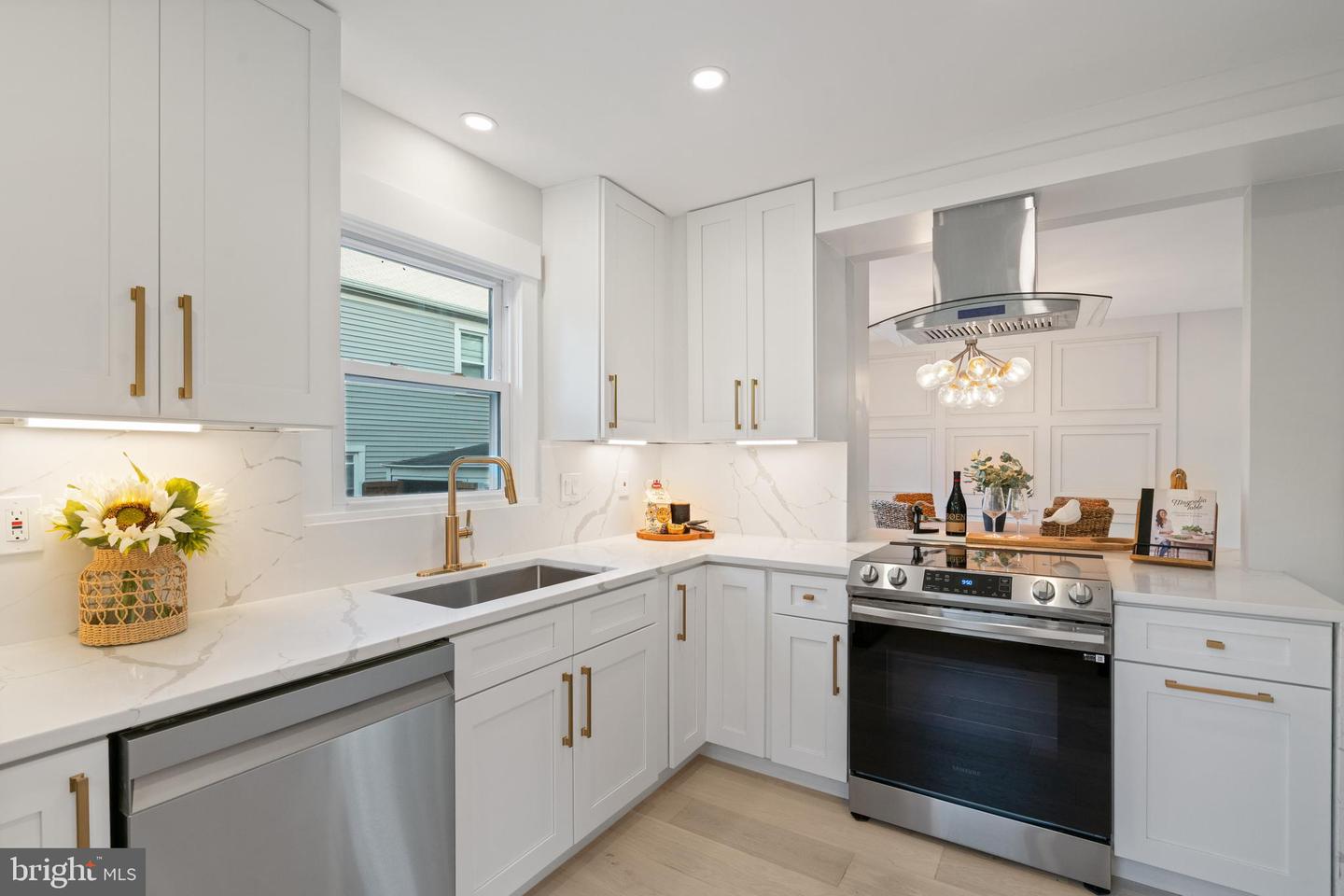3838 13TH ST N, ARLINGTON, Virginia 22201, 3 Bedrooms Bedrooms, ,2 BathroomsBathrooms,Residential,For sale,3838 13TH ST N,VAAR2056298 MLS # VAAR2056298