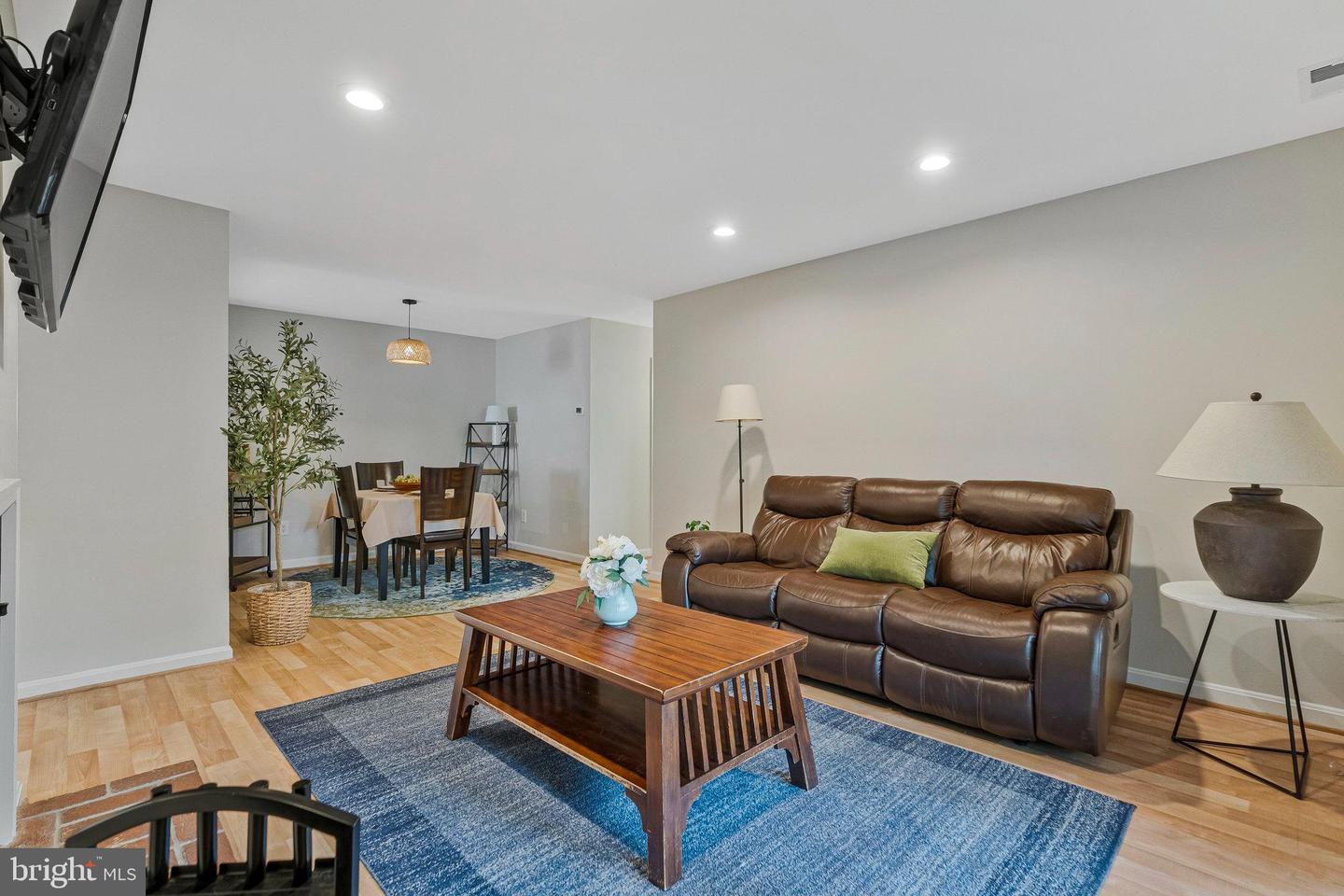 10006 OAKTON TERRACE RD, OAKTON, Virginia 22124, 1 Bedroom Bedrooms, ,1 BathroomBathrooms,Residential,For sale,10006 OAKTON TERRACE RD,VAFX2235846 MLS # VAFX2235846