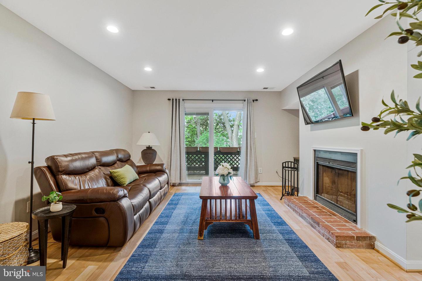 10006 OAKTON TERRACE RD, OAKTON, Virginia 22124, 1 Bedroom Bedrooms, ,1 BathroomBathrooms,Residential,For sale,10006 OAKTON TERRACE RD,VAFX2235846 MLS # VAFX2235846