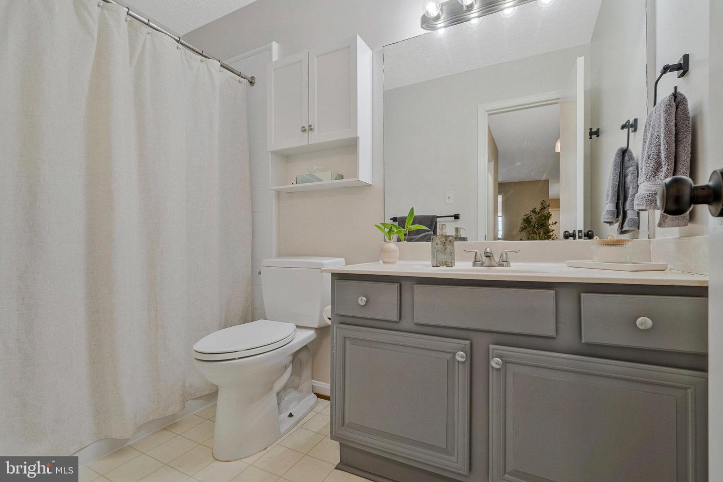 10006 OAKTON TERRACE RD, OAKTON, Virginia 22124, 1 Bedroom Bedrooms, ,1 BathroomBathrooms,Residential,For sale,10006 OAKTON TERRACE RD,VAFX2235846 MLS # VAFX2235846