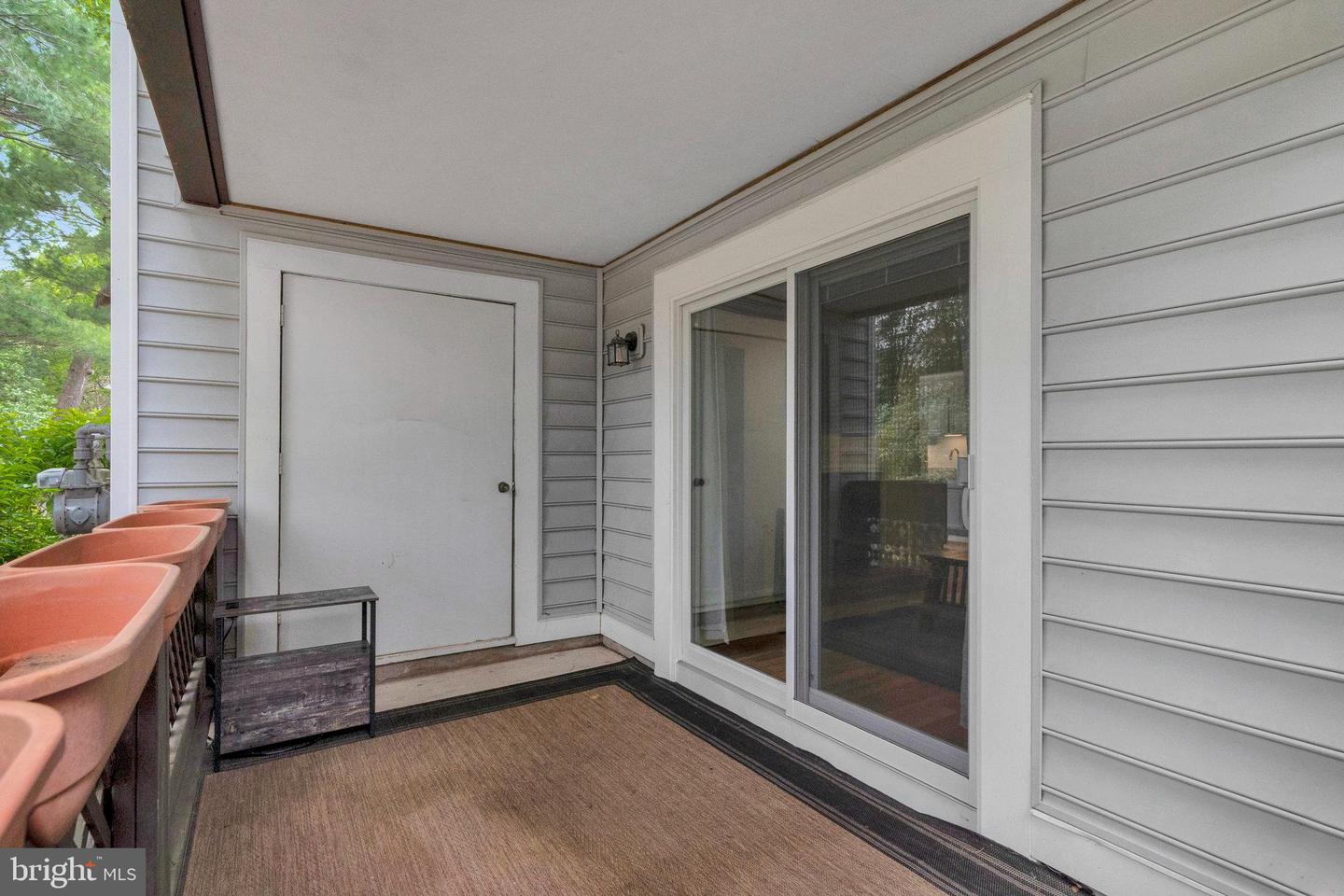 10006 OAKTON TERRACE RD, OAKTON, Virginia 22124, 1 Bedroom Bedrooms, ,1 BathroomBathrooms,Residential,For sale,10006 OAKTON TERRACE RD,VAFX2235846 MLS # VAFX2235846