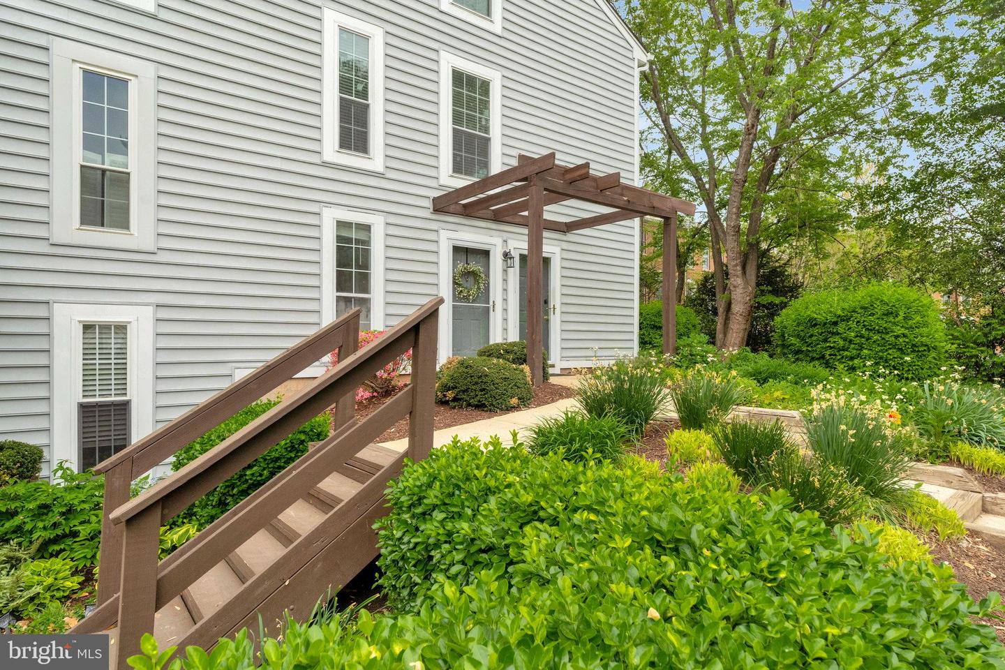 10006 OAKTON TERRACE RD, OAKTON, Virginia 22124, 1 Bedroom Bedrooms, ,1 BathroomBathrooms,Residential,For sale,10006 OAKTON TERRACE RD,VAFX2235846 MLS # VAFX2235846