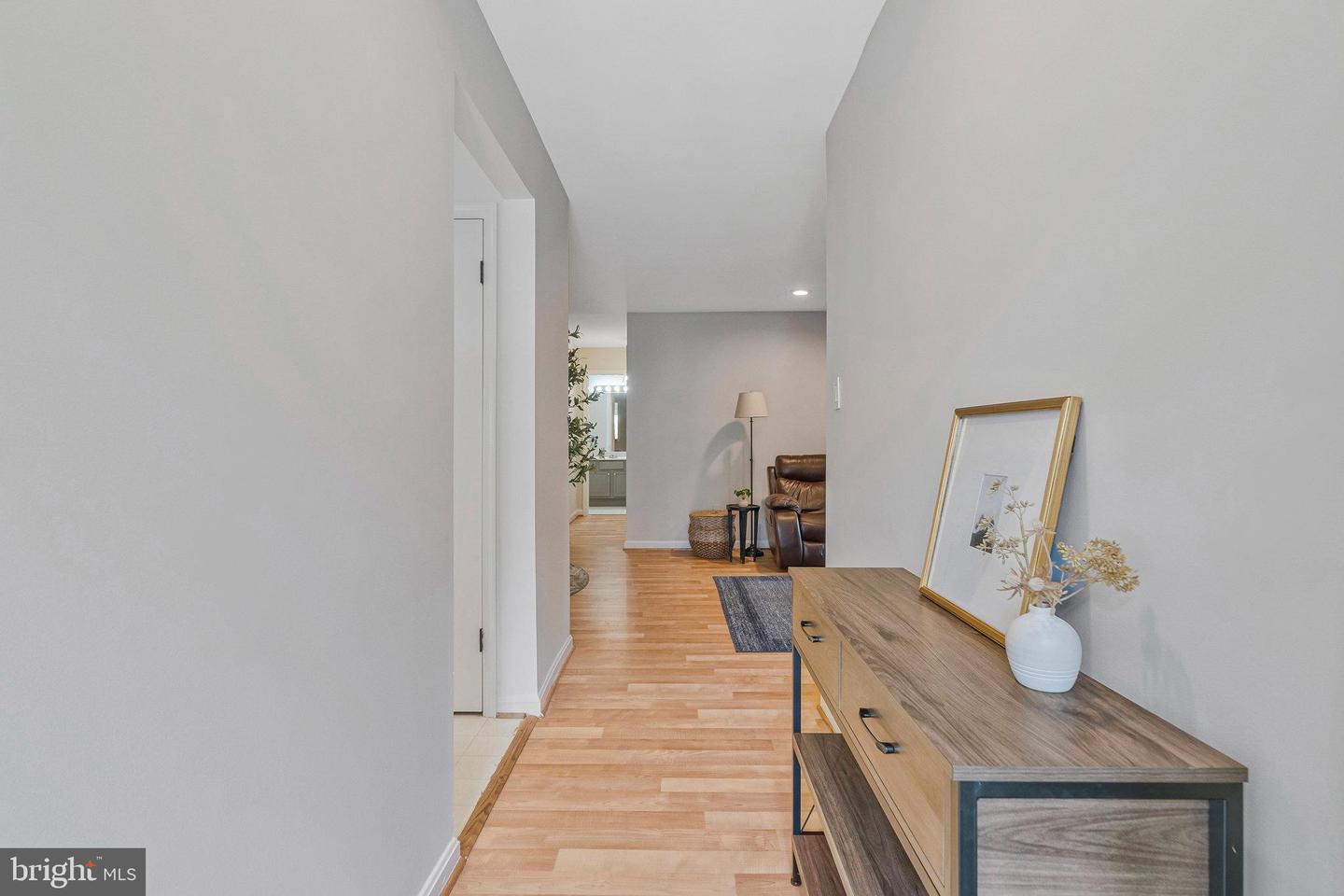 10006 OAKTON TERRACE RD, OAKTON, Virginia 22124, 1 Bedroom Bedrooms, ,1 BathroomBathrooms,Residential,For sale,10006 OAKTON TERRACE RD,VAFX2235846 MLS # VAFX2235846