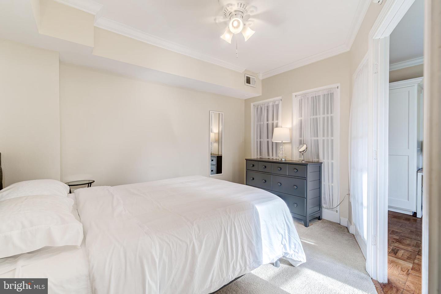 719 S SAINT ASAPH ST #208, ALEXANDRIA, Virginia 22314, 1 Bedroom Bedrooms, ,1 BathroomBathrooms,Residential,For sale,719 S SAINT ASAPH ST #208,VAAX2044436 MLS # VAAX2044436